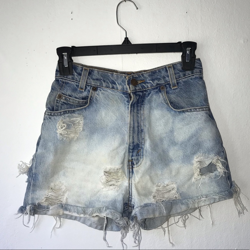 Distressed Levi’s High Waisted Shorts